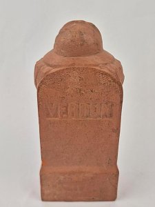Fr. "Verdun 1914-1918" terracotta beeldje
