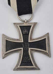 IJzeren Kruis 2e klas, “KAW” ?